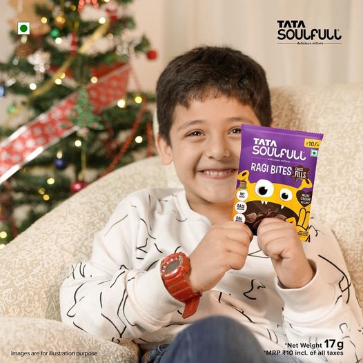 TataConsumer's tweet photo. Get ‘em while they’re epically awesome. New Ragi Bites Choco Fills with more cream filling are now available at Tata Soulfull
#TataConsumerProducts #RagiBites #TataSoulfull #ForBetterProducts #ChocoFills https://t.co/vrgWV5snNm