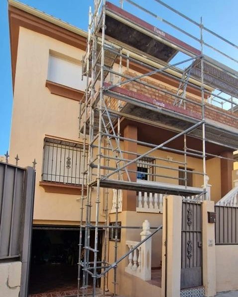 alquilernevada's tweet photo. #montaje de #andamio para #obras de ampliación de #terraza en vivienda #unifamiliar 

#Híjar #LasGabias #Granada

☎️958573152
https://t.co/DQHhPjZuP5

#alquiler #andamios #alquilerdeandamios #andamiosengranada  #reformas
#rehabilitación #restauración #encofrados https://t.co/0GovLPevb3