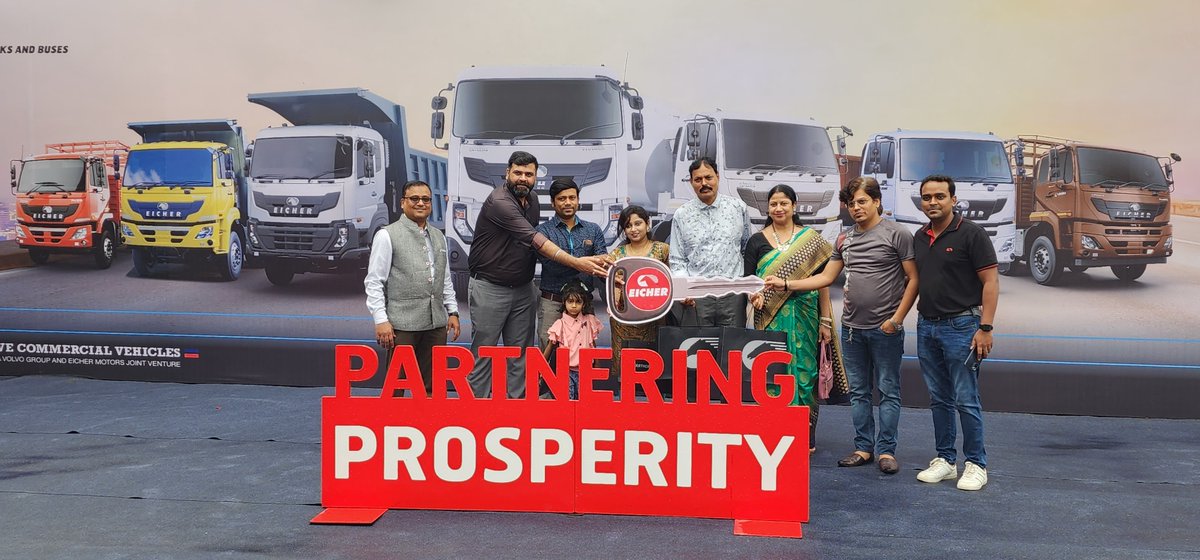 ETBIndia's tweet photo. Catch the glimpses of Eicher HD truck range at AdvantEDGE, held in Kolkata. We were glad to welcome more than 250 customers, financiers and body fabricators, who made this event a big success.
#HD #heavyduty #trucks #event #kolkata #AdvantEDGE #Eicher #EicherTrucksAndBuses https://t.co/W9pBTOHiEz