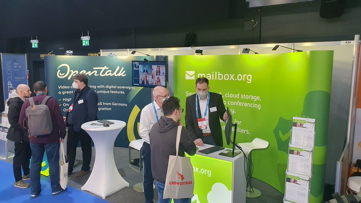 Auf dem #Cloudfest23 in Rust rennen Sie uns bei <a href="/mailbox_org/">mailbox_org</a> und <a href="/OpenTalkMeeting/">OpenTalk</a> den Stand ein. Unser Team mit fünf Leuten ist nonstop am Reden und kriegt keine Pause. Egal ob #EMail oder #Videokonferenz: Digital souveräne sicher Kommunikationslösungen aus Deutschland rocken!
