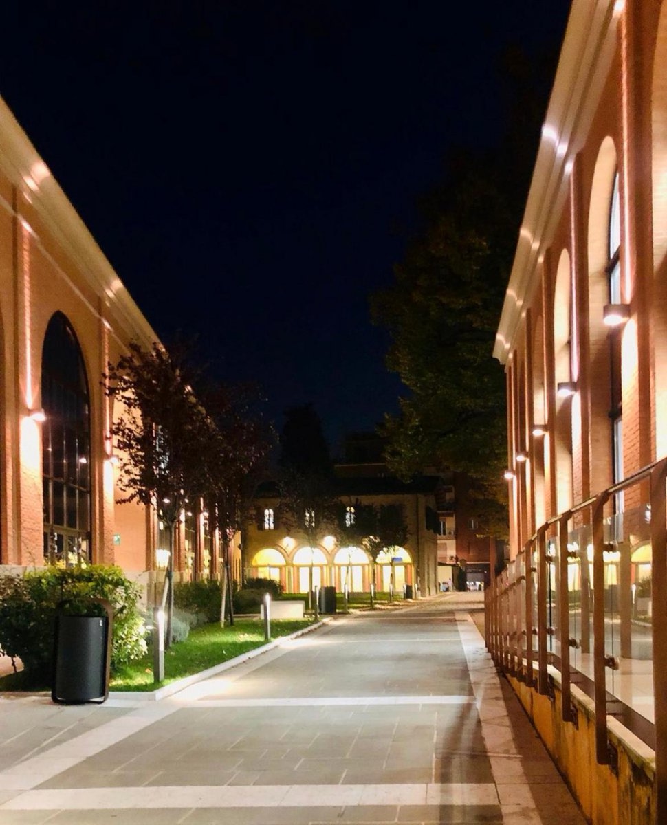 SIMktg's tweet photo. Il 31 marzo scadrà il Bando della 9^ edizione del #SIMktg Doctoral & #Research Colloquium che si terrà presso il Campus di Rimini dell’@Unibo dal 13 al 14 Giugno 2023.
Per consultare il bando: https://t.co/B5c0oZ0rF2
Per info: https://t.co/DJu08aYORf
#SocietàItalianaMarketing https://t.co/DAFY8y1zaW