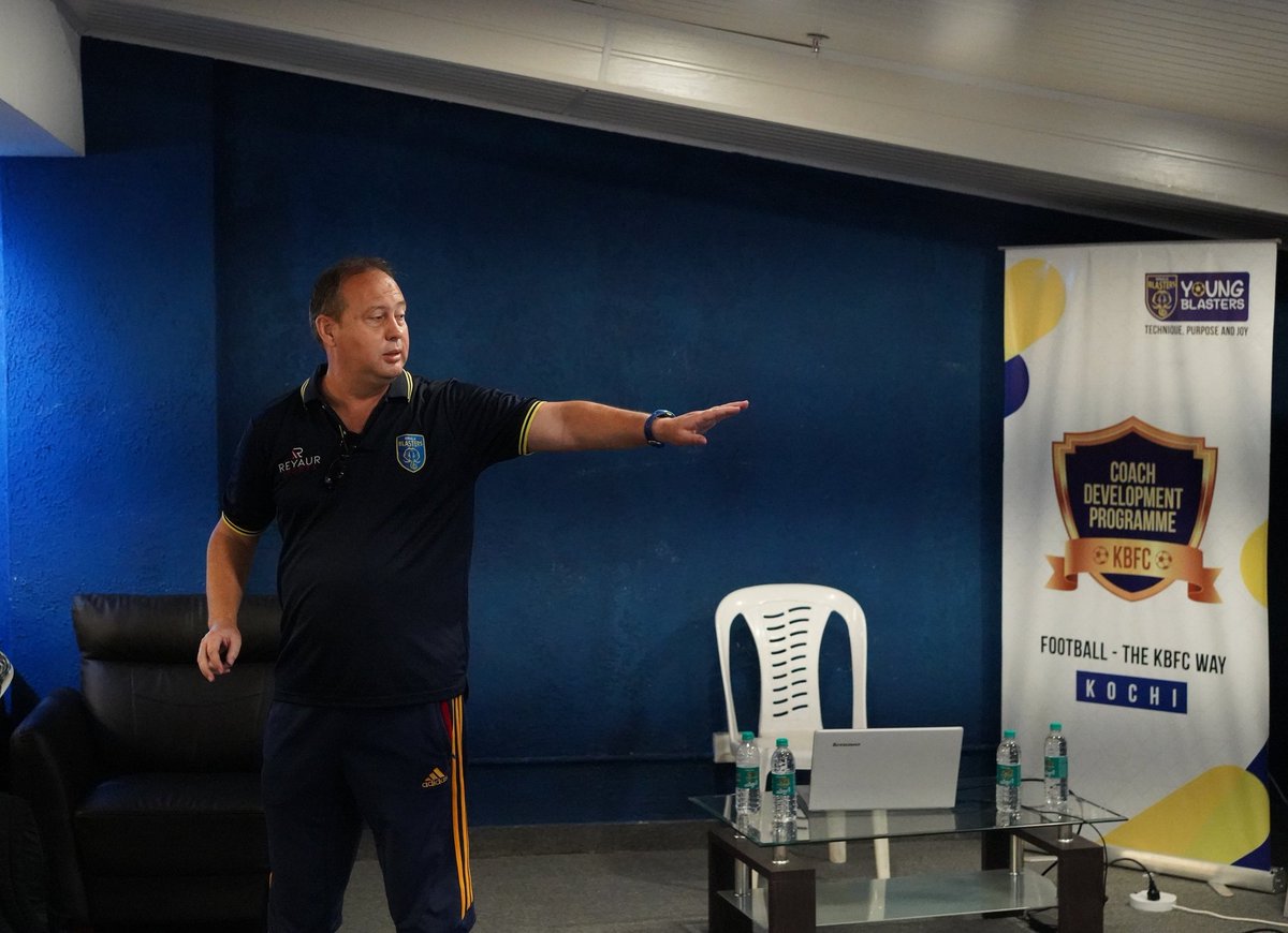 FabinKandoth's tweet image. 124 Ranked Malawi National Team Coached By Former KBFC Reserves  Technical Director Mario Marinică Has Drawn Against 192 Ranked Bangladesh National Team In An Unofficial Friendly Match Held In Saudi Arabia
#KeralaBlasters #YoungBlasters #YennumYellow #ISL #IndianFootball