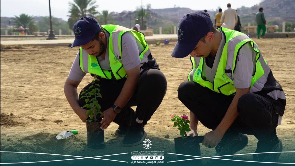 TVTC_JZ's tweet photo. الكلية التقنية والمعهد الصناعي الثانوي بالعيدابي|
📸|تغطية
#نادي_السعودية_الخضراء⁩ بالكلية والمعهد يشارك في زراعة الشتلات ونثر البذور بالتعاون مع فرع وزارة الزراعة بالعيدابي ضمن فعاليات #اسبوع_البيئة تحت شعار #بيئتك_تعرفك .
⁧#التدريب_التقني_بجازان⁩ 
⁧#االتدريب_التقني https://t.co/5t7IM8fX2d