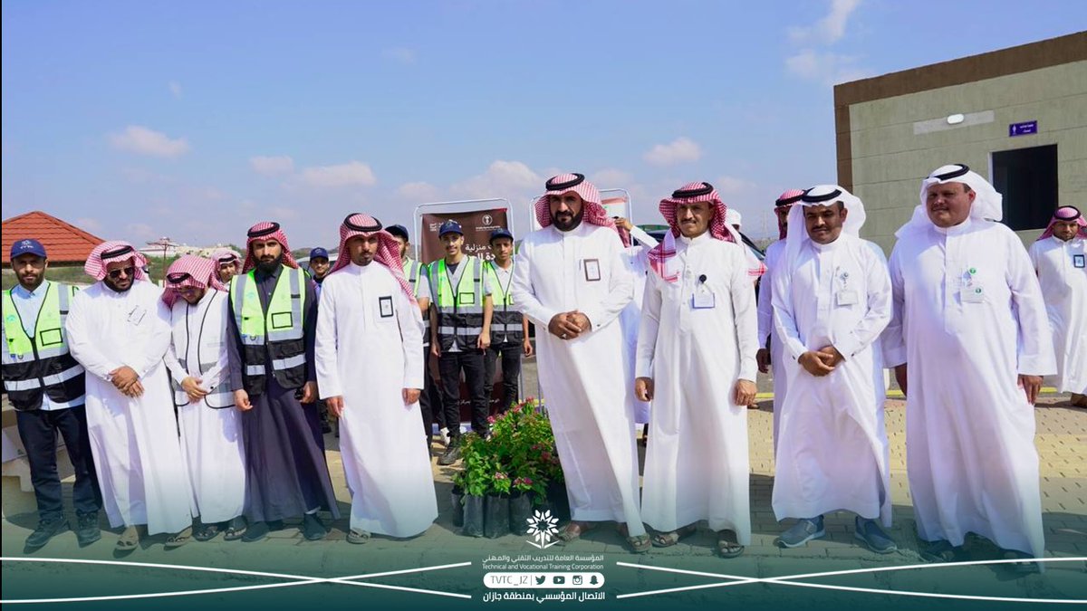 TVTC_JZ's tweet photo. الكلية التقنية والمعهد الصناعي الثانوي بالعيدابي|
📸|تغطية
#نادي_السعودية_الخضراء⁩ بالكلية والمعهد يشارك في زراعة الشتلات ونثر البذور بالتعاون مع فرع وزارة الزراعة بالعيدابي ضمن فعاليات #اسبوع_البيئة تحت شعار #بيئتك_تعرفك .
⁧#التدريب_التقني_بجازان⁩ 
⁧#االتدريب_التقني https://t.co/5t7IM8fX2d