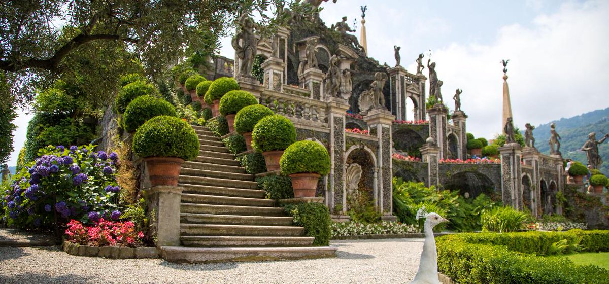 AnaDApuzzo's tweet photo. The next cruise collection by Louis Vuitton, the flagship maison of the Lvmh group, which alone exceeded the record turnover of 20 billion euros in 2022, will show on May 24 on Isola Bella, on Lake Maggiore.
https://t.co/ZM5ZMAX7TV
#louisvuitton #lakemaggiore #nextcollection https://t.co/wTIXkOrgoW