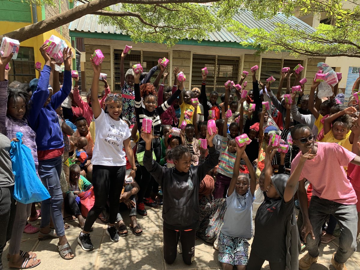 #onemillioncomforts🩸

On the 18th of last Saturday, Us4her collaborated with <a href="/sautiafrika/">Sauti Afrika</a> to conduct a pad drive in Mukuru Kwa Rueben. Our efforts resulted in the donation of more than 3️⃣5️⃣0️⃣sanitary towels to young girls and women residing in the area.