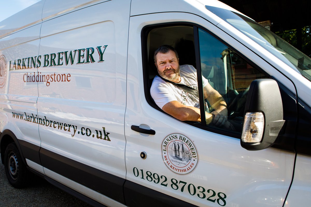 larkins_brewery's tweet photo. After carefully growing our hops & expertly brewing our craft beers we insist only our very own drayman Martin Ayres delivers to our 50+ pubs and restaurants, to ensure quality and service. Beep Beep!
#fieldtoglass #larkinsbrewery #drayman #craftbeer #realale #microbrewery https://t.co/joAKDL6t7Y