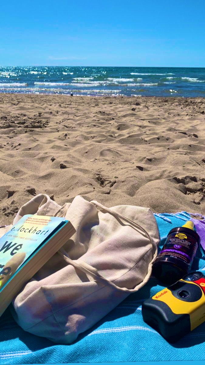 DrivenByTheDark's tweet photo. โ A book at the beach is always the best time.
#MooseWeek #IfYoureMrImMrs https://t.co/LnNZb3I7sS