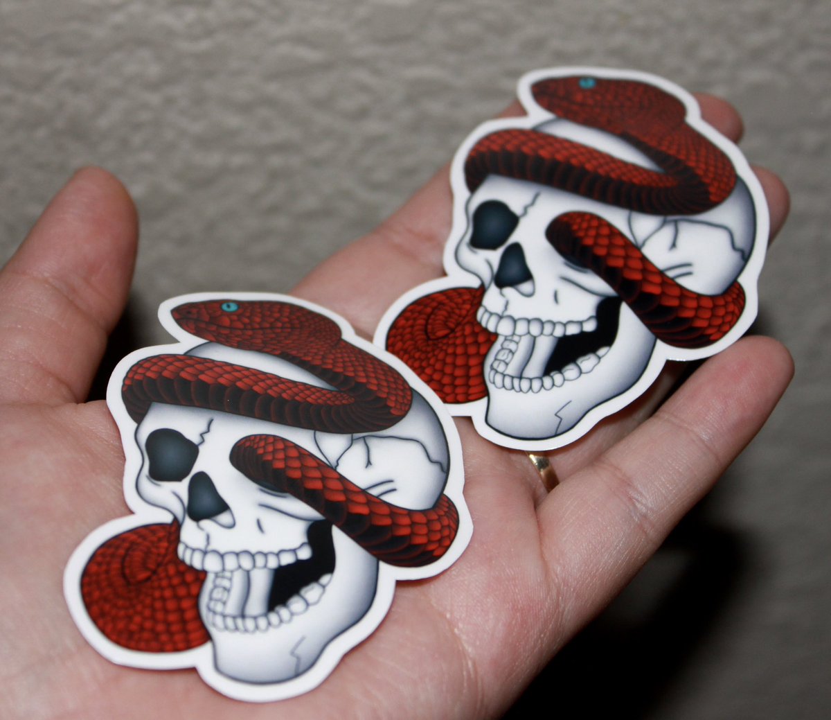 Liliana__Etsy's tweet photo. Red snake with skull Sticker
#etsyshop #etsystickershop #etsysticker #stickershop #stickers #calcomanias #stickerlover #stickeraddict #stickerart #stickerdesign #smallshop #smallartist #skulldesign #snakedesign #snakesticker #skullsticker https://t.co/FD4rOl377U