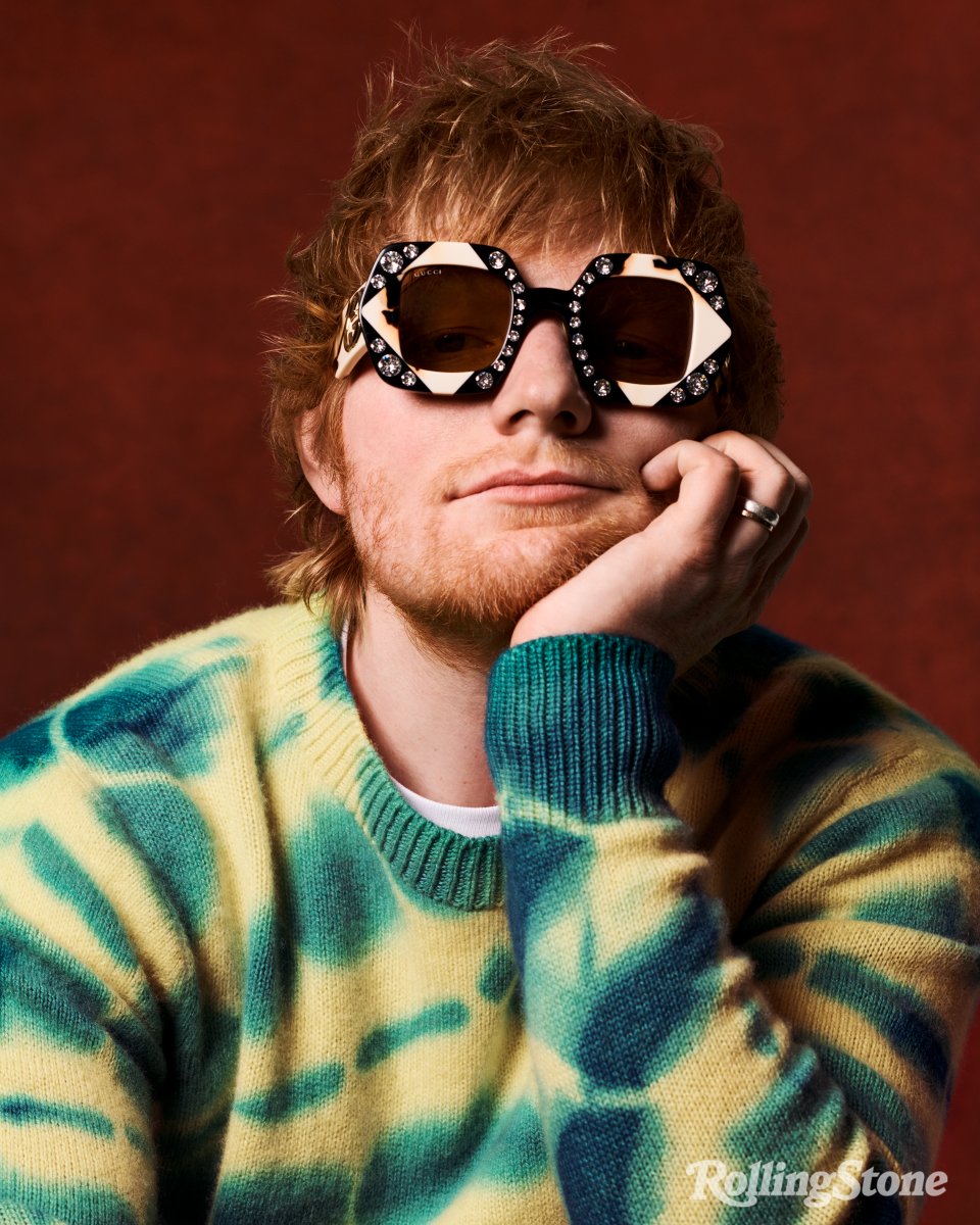 RollingStone's tweet photo. NEW: @edsheeran tells Rolling Stone that he's been writing for @shakira's next album.

Interview: https://t.co/Ayq1IgcGA4 https://t.co/lxFzhWngJY
