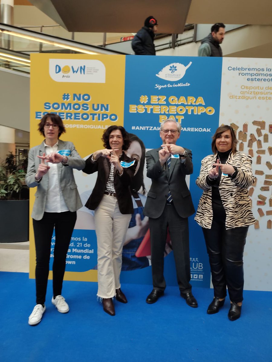 OngizateEJGV's tweet photo. ➕ La directora de Servicios Sociales del @Gob_eus , #MarianOlabarrieta, participó ayer en #Gasteiz en la presentación de la campaña de @downaraba .
🟰 #NoSomosUnEstereotipo #DiversosPeroIguales #DownAraba https://t.co/t8FCDYrCpf