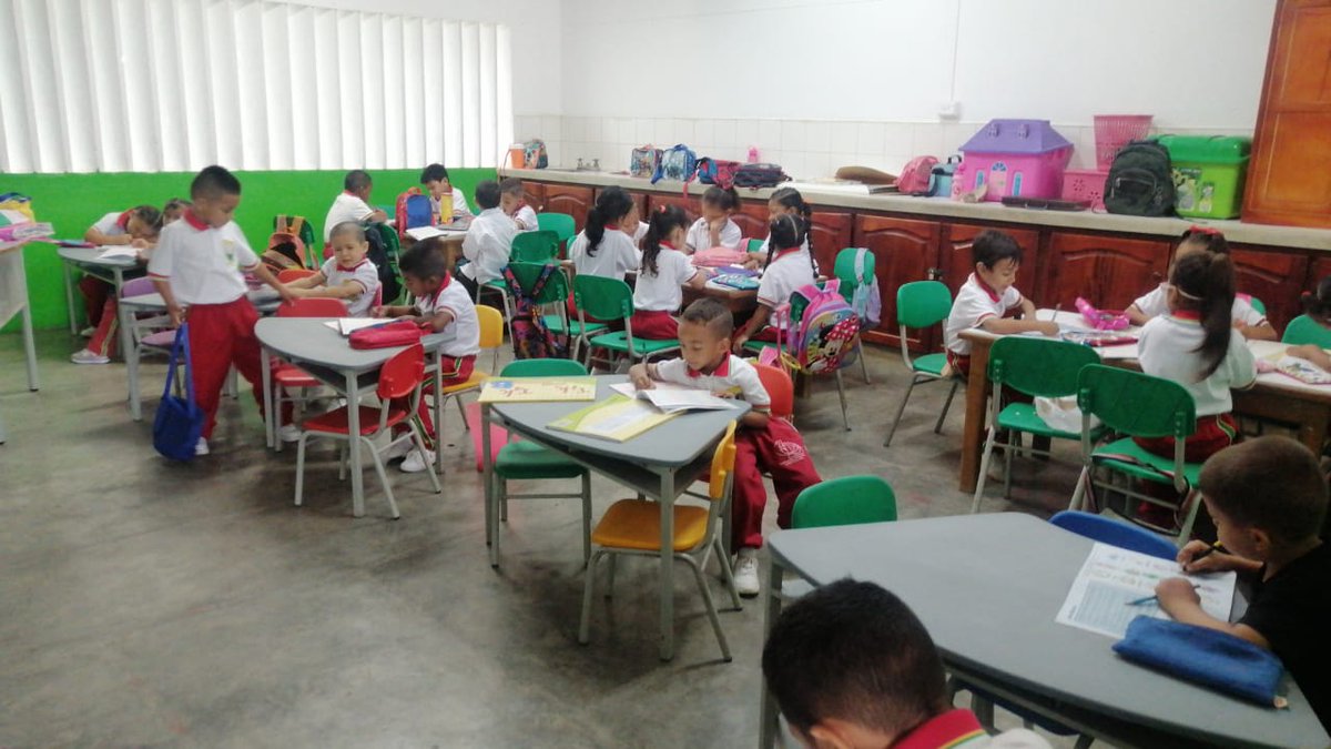 IELicasa's tweet photo. La Institución Educativa Liceo Caucasia retorna a las clases presenciales. https://t.co/vTXUvE7l55