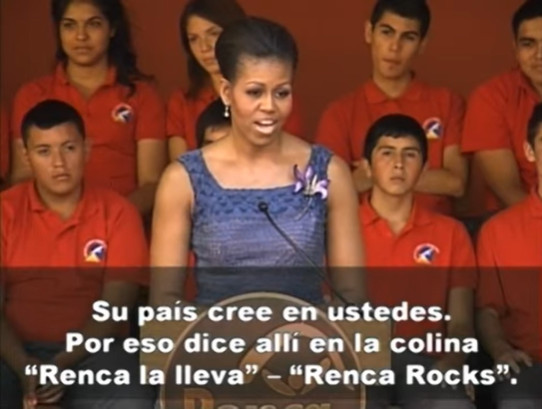 21 y 22 de marzo del 2011 Comenzando el OTOÑO : El presidente de los Estados Unidos, Barack Obama, realizó una visita oficial a Chile. En la ocasión dio un discurso  Michelle Obama en  un liceo en Renca. Donde nos  deja este lindo momento.  #SomosSoloRuido