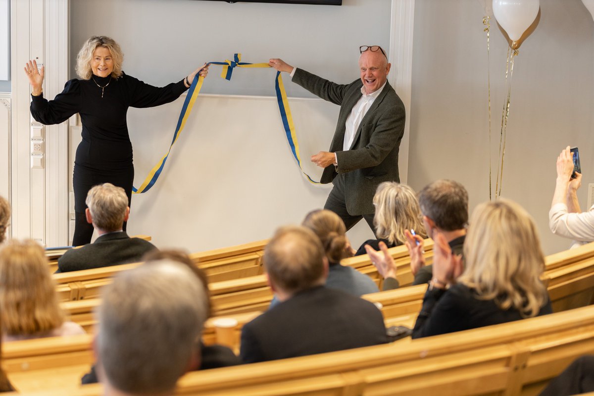 Handels_gbg's tweet photo. Nu har vi invigt Centre for Health Governance! Handelshögskolans och Sahlgrenska akademins gemensamma satsning för att skapa ny kunskap och nya lösningar för framtidens vård. @goteborgsuni  https://t.co/vdJAW7fugY https://t.co/kTqoXwmJ9Q