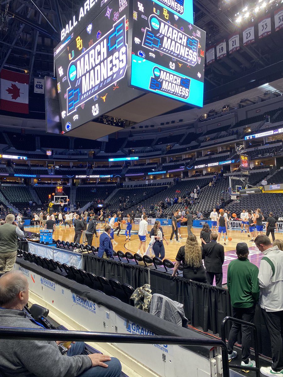 JMonogue's tweet photo. Had a great time at the first and second rounds of #MarchMadness in Denver! https://t.co/YwCblTQ4jx