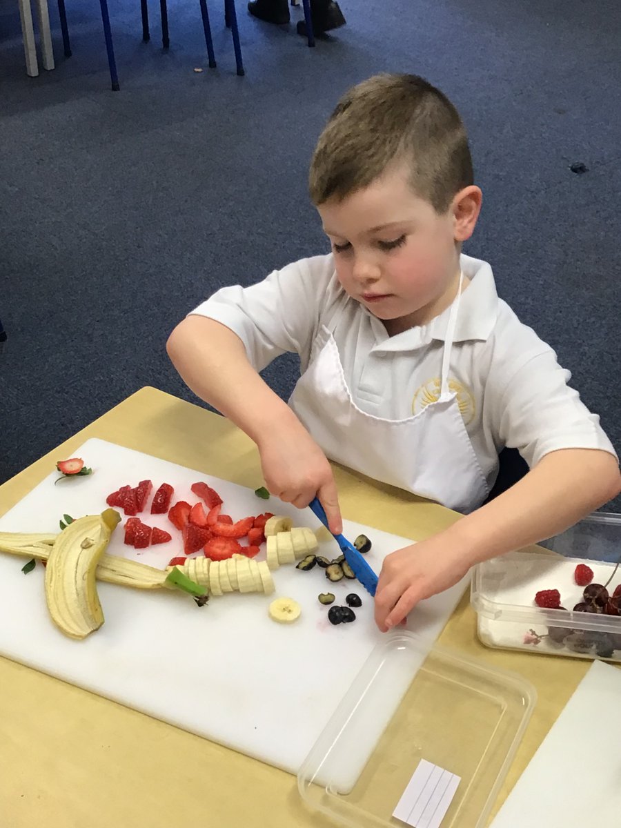 wclpsyear1's tweet photo. 1P have enjoyed making their fruit salads this afternoon! ๐ Everyone has worked safely, remembering the hygiene rules that we created. #wclps https://t.co/Tq3XOcTJf4