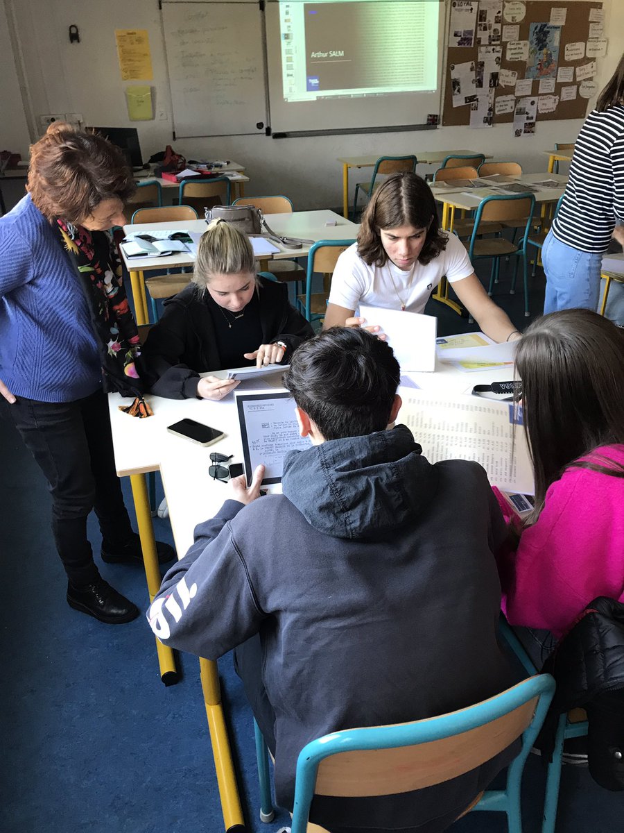 Début des ateliers #horslesmurs du <a href="/Shoah_Memorial/">Mémorial de la Shoah</a> au Collège Léon Boujot . Trois jours #tousuniscontrelahaine qui regroupent 15 classes et  300 élèves des 3 établissements du 2nd degré de Porto-Vecchio <a href="/mariadeperetti/">Collège_MariadePeretti</a> <a href="/CDIportovecchio/">CDI Lycée - Portivechju</a> 
<a href="/citaportivechju/">Cità di Portivechju</a> 
<a href="/accorse/">Académie de Corse</a>