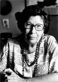 Fallece un día como hoy pero del año 2001 en la Habana, la escritora cubana, ganadora de multimos premios de Literatura, Dora Alonso.
#YoVotoXTodos 
#CubaViveEnSuHistoria