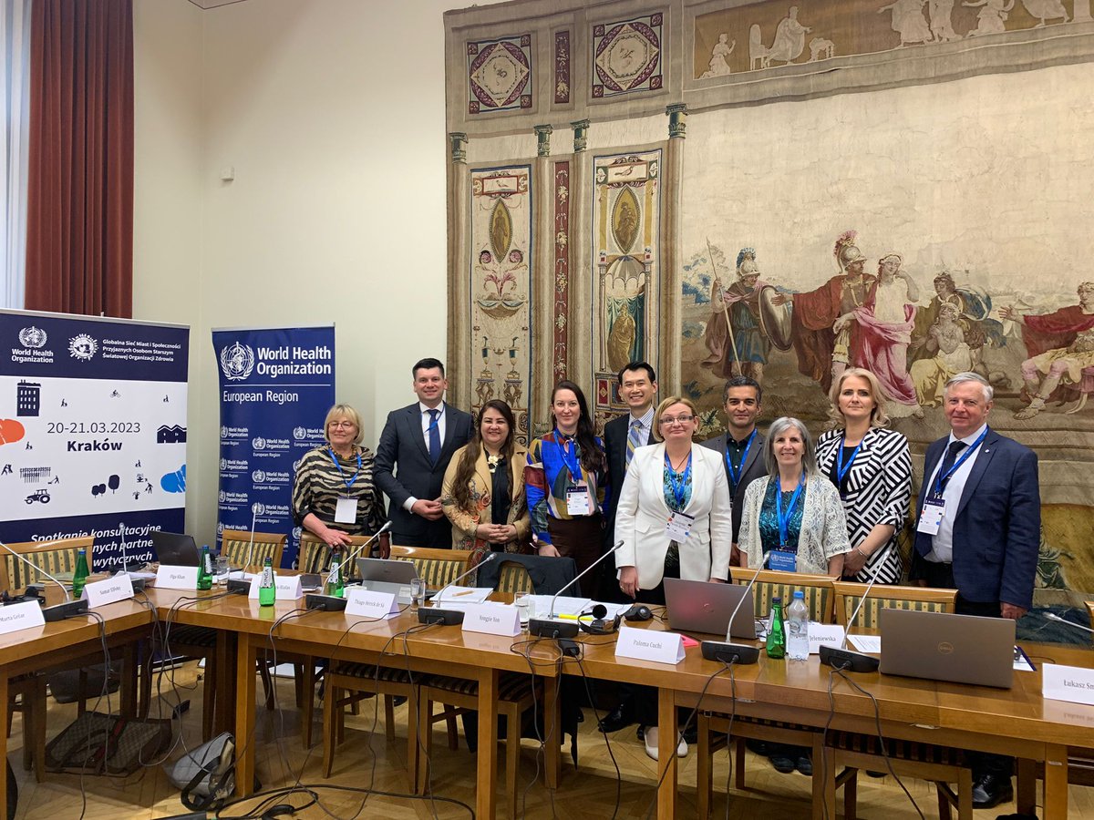 @WHOPoland Rep Dr Paloma Cuchí expressed her thanks to the partners from🇵🇱🇺🇦🇲🇩🇬🇧🇳🇴🇸🇮🇮🇪 for their cooperation&engagement  during opening of the meeting on #AgeFriendlyCitiesCommunities in the context of UA🇺🇦 refugee crisis held at the Jagiellonian University in Kraków.