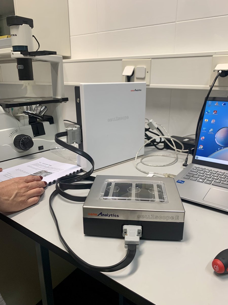 Tia_Bramo's tweet photo. Testing our new CellZscope from nanoAnalytics with @paolaperindola as part of #gliobusters project. #research #nanomedicine @fcienciasugr https://t.co/sFMzJfjjmA