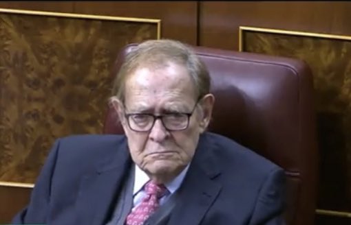 mata__7's tweet photo. Luego que nadie se haga el sorprendido cuando resulte ser un Lord Sith

#MocionDeCensura https://t.co/k3SUQ9Mows