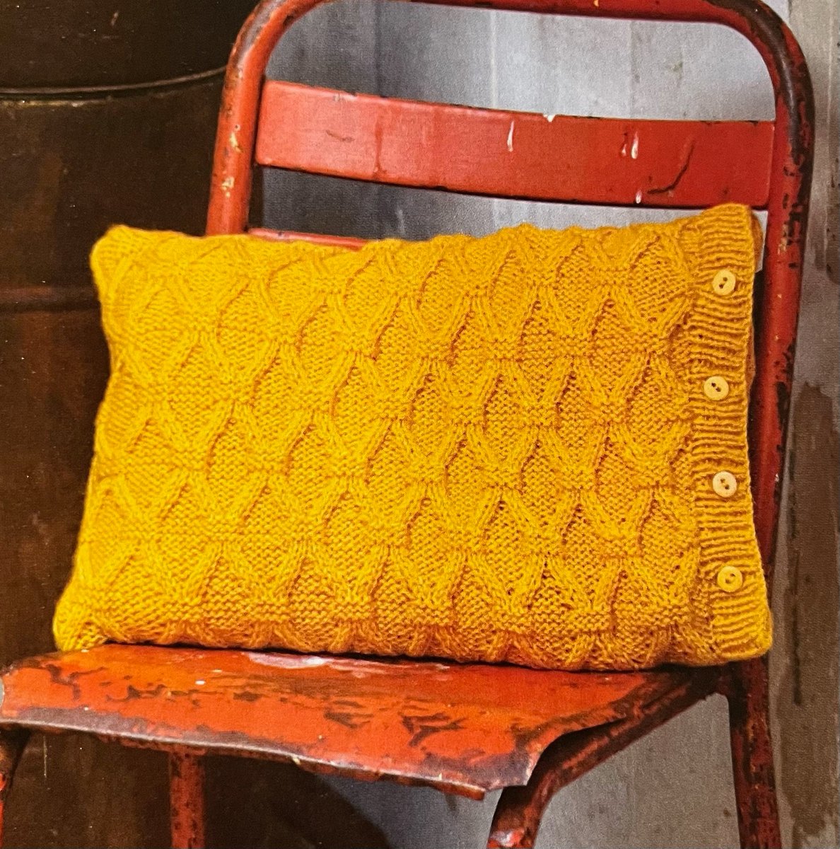 DDCrochetDesign's tweet photo. Knitted Cable Trellis Cushion Pattern https://t.co/G59FLZCoTf #sewing #knit #knitting #knittingpattern #crafts #cushion #knittedcushion #cablecushion #cableknits #wip #crafts #MHHSBD #elevenseshour #craftbiz https://t.co/EDAylOZLpw