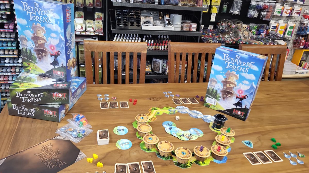 Bumblebeez2015's tweet photo. De Betoverde Torens van @HOTSportsToys is een super leuk spel! Lees hier onze speluitleg: Bumblebeez Spellenwinkel Reviews en Blogs: De Betoverde Torens https://t.co/fAVK5NUYZJ 
#bumblebeez #spellenwinkel #bergenopzoom #hotgames #debetoverdetorens #review #blog #bordspel https://t.co/lCbd839Dao