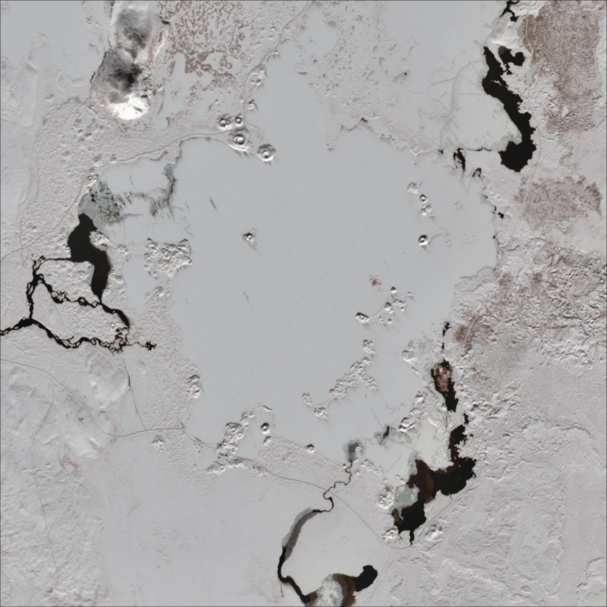 These rootless cones at lake Mývatn😍

#sentinel2 from yesterday 🛰️

Wiki: en.m.wikipedia.org/wiki/Rootless_…