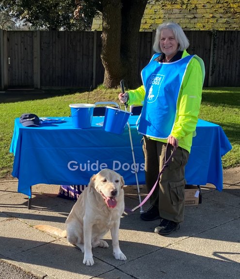 g_dogs_spelth's tweet photo. A good day at the races! 🐎 Thank you Kempton Park. Over £500 collected on 18.3.23.🦮 Retired GD Dasher was a great help. @guidedogs @DasherRetiredGD @GuideDogsSE @kemptonparkrace https://t.co/4mHfsxvMQl