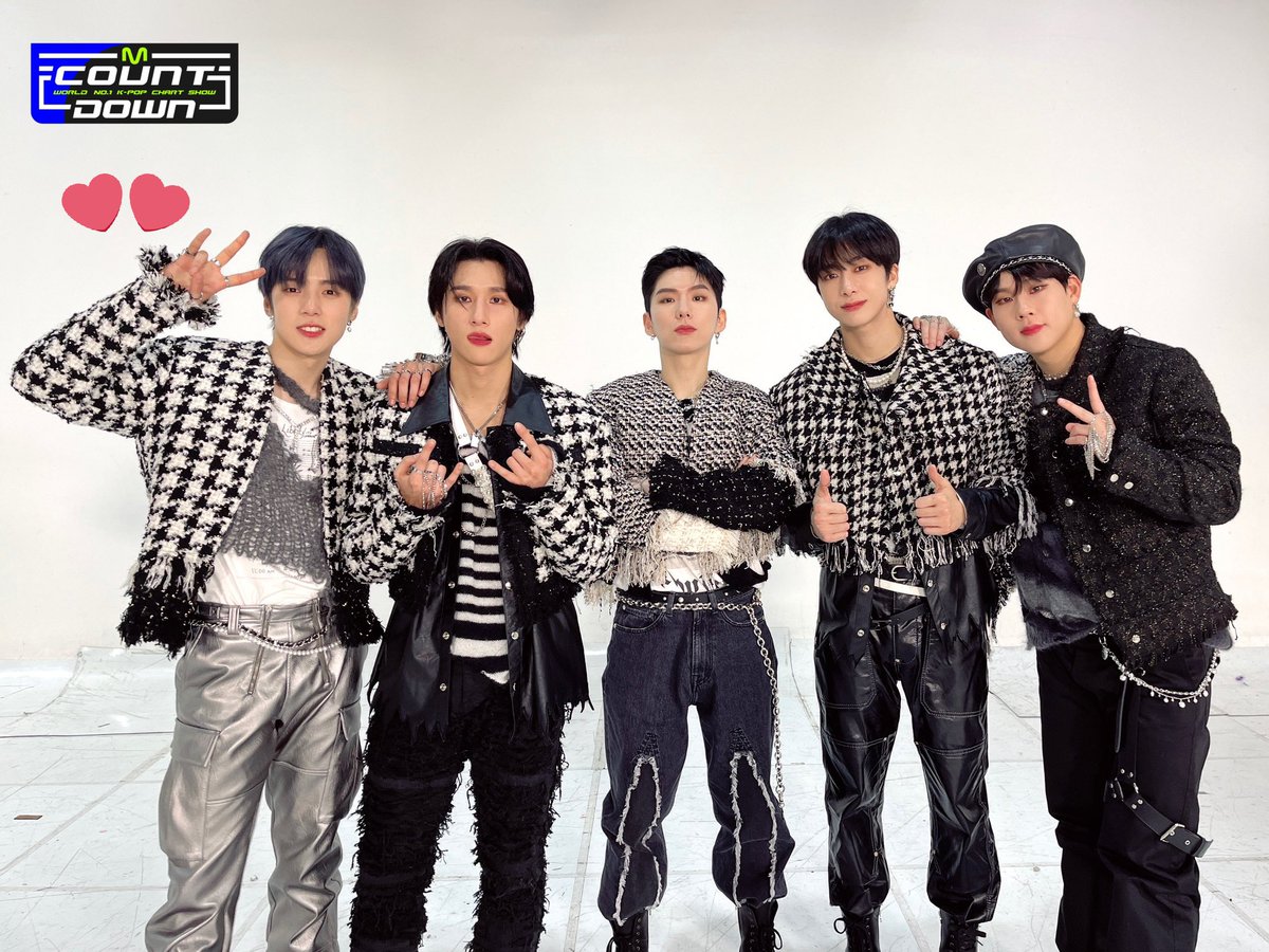 ChandaX7's tweet photo. My hope and prayer that moments like this happen again one day 🤲🏻
#MONSTAX
#WONHO
#TheDreaming_MonstaX https://t.co/GkBRhCac36