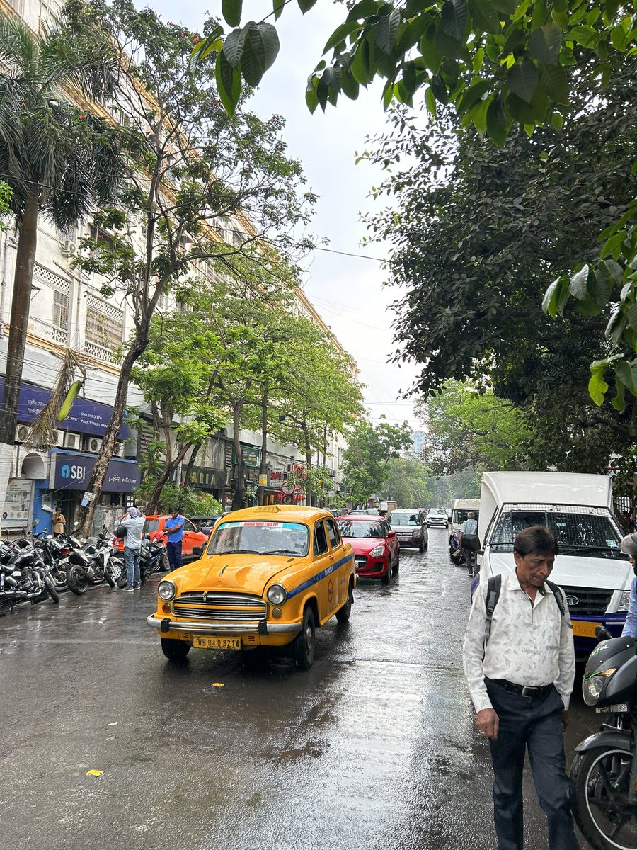 tanuj_er's tweet image. #WeatherUpdate of Kolkata 
Date : 21.03.2023
A #Thunderstrom activity at Kolkata Parkstreet area around 1 hour..
#WeatherKolkata #Rain #Weathercloud @indiametsky @WeatherRadar_IN @Indiametdept @KolCloudChasers @Cloudmetweather