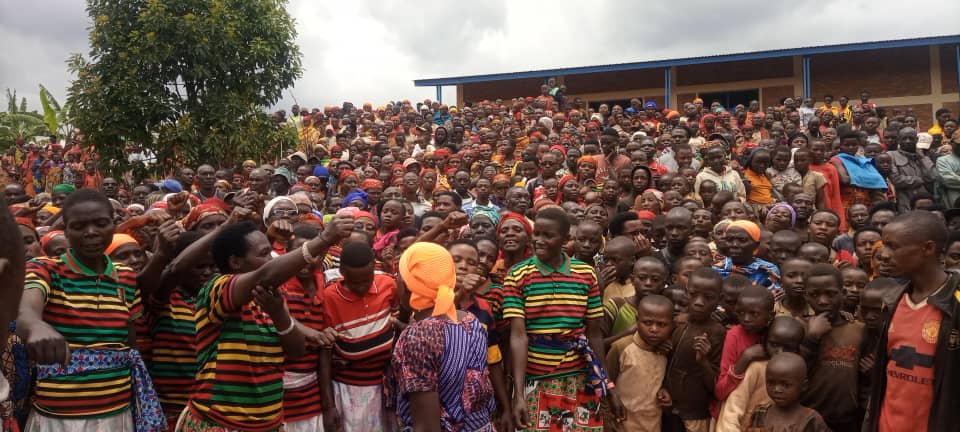 CnddFddButanyer's tweet photo. #Burundi 21/3/2023
Umutumba ni #Musonge,umutumba wa 23/35 igize komine #Matongo,niho umunyamabanga wa @CnddFdd munatara ageze asuzuma inamanshingiro. Akaba aciye yakira abanywanyi bashasha 3.Ku mitumba 220 amaze kugendera muntara,amaze kwakira abanywanyi 1723.
@R_Ndikuriyo https://t.co/WhK1vf7uAp