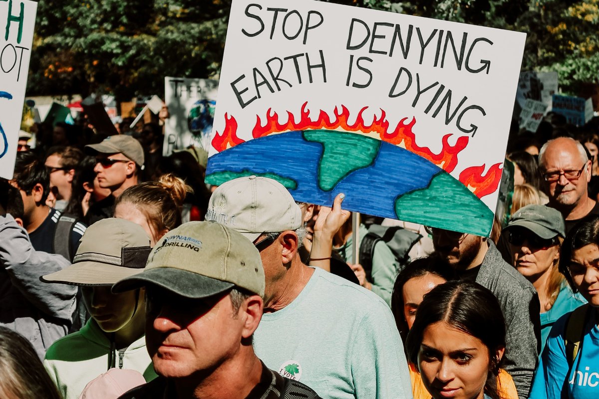 EUni_Well's tweet photo. Join our online workshop on "Climate Change and Mental Health: An Urgent Challenge" on 28 March 2023, 10:00-14:00 CEST / 09:00 -13:00 BST.
 
Organised by @UMU, the event is open for academics &amp; students from all #EUniWell universities.

👉 More info: 
https://t.co/C09Qzo3pv7 https://t.co/q6T3sPDKBq