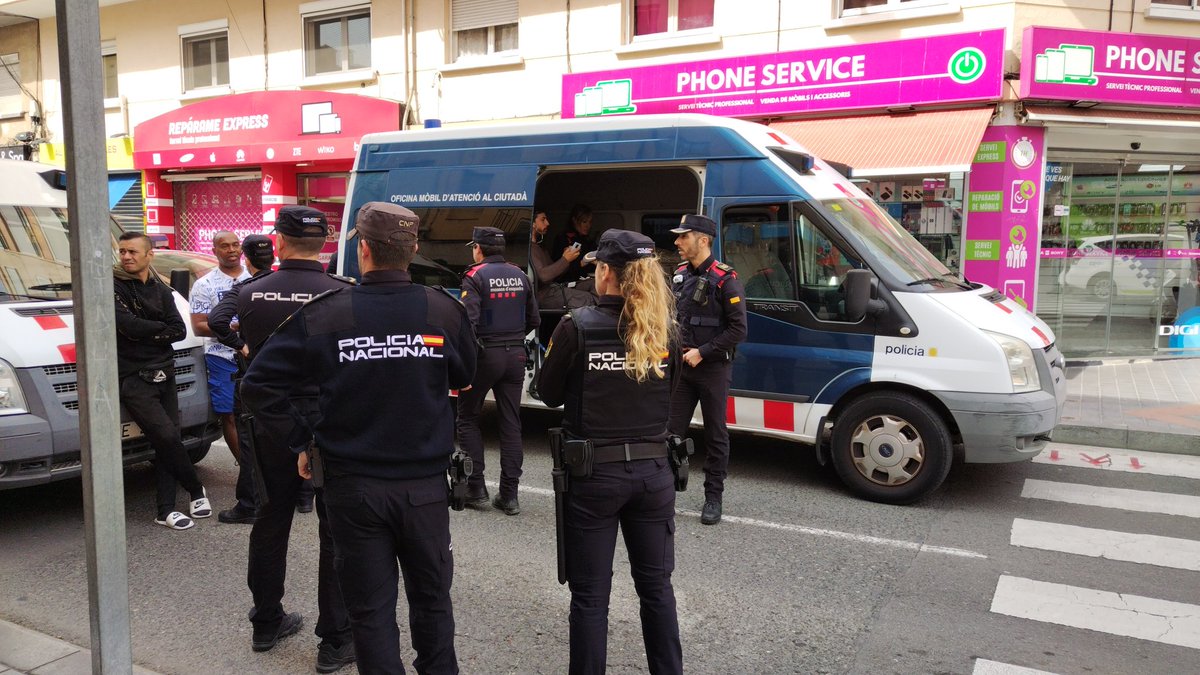 🔴 Macro operació policial a locutoris de #Reus
