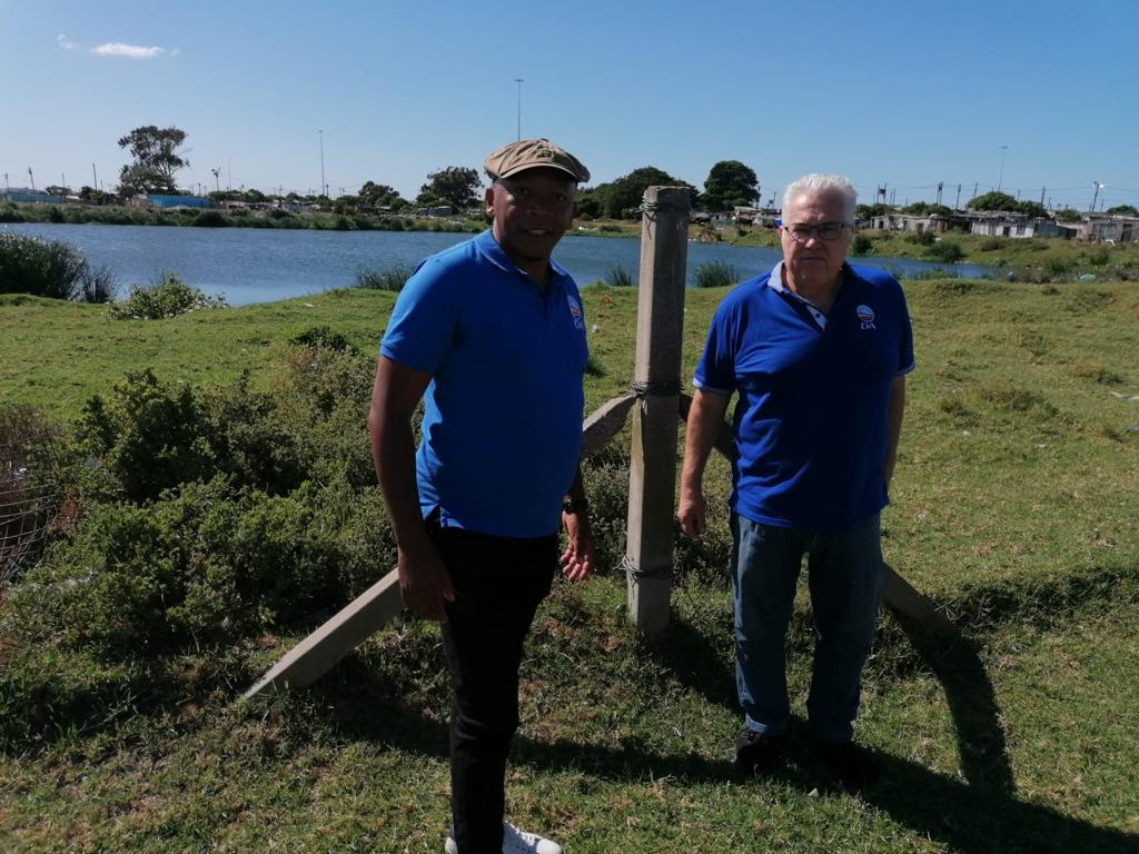 DAEasternCape's tweet image. Monday, Walmer Junior Primary was vandalised. PESW constituency Leader, Bobby Stevenson MPL, Cllr's Masixole Zinto, and Heinrich Muller visited the school and asked the municipality to fix the leaks. The lack of fencing is a security threat and will be taken up. #dagetsthingsdone