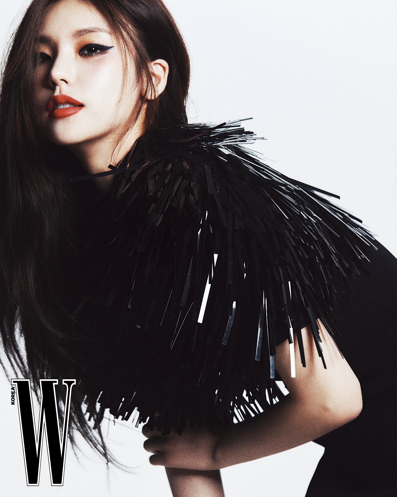 FrvdmM9agAAMk8f?format=jpg&name=large