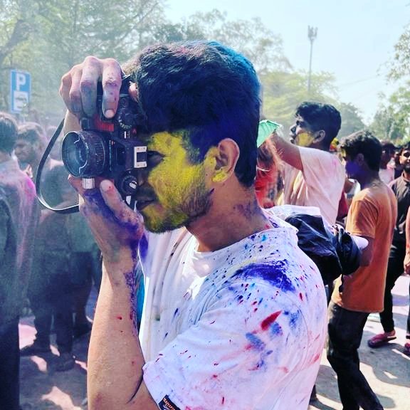 ArtcoreGallery7's tweet photo. International Artist in Residence, Masood Sarwer, shares his Holi Hai experience:
“Artcore residency has been very crucial for me to navigate and cultivate my artistic expression. It has allowed me to collaborate, learn and express my visual language like never before. "

#holi https://t.co/Eod6F5k02y