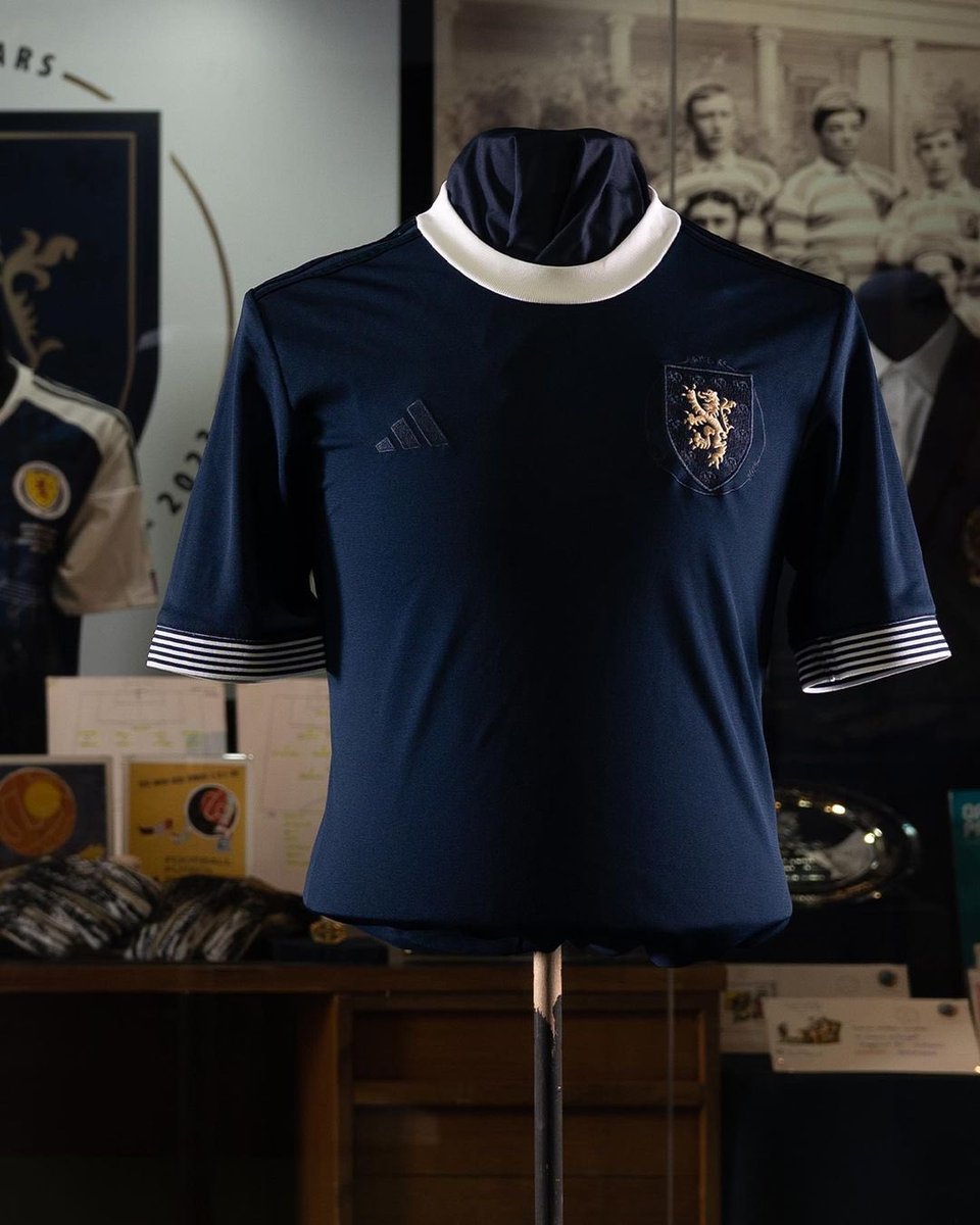 Guille_Glez_'s tweet photo. 😍 Sale LA CAMISETA.

🏴󠁧󠁢󠁳󠁣󠁴󠁿 La selección de Escocia saca a la venta la equipación que conmemora sus 150 años de historia. 

La prenda que necesito. La camiseta que no puede faltar en tu colección. https://t.co/R9t0hsshzN