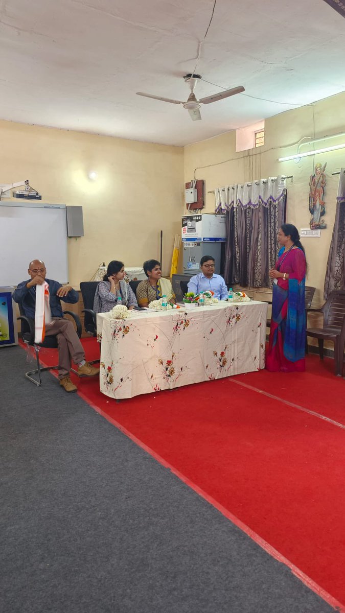 rajeduofficial's tweet photo. आज राजकीय आदर्श बालिका उच्च माध्यमिक विद्यालय गणगौरी बाजार जयपुर में व्यवसायिक शिक्षा का प्रभावी संचालन एवं उससे विद्यार्थियों के जीवन में होने वाले परिवर्तन की जानकारी हेतु वर्ल्ड बैंक टीम द्वारा निरीक्षण किया गया एवं व्यवसायिक शिक्षाओं की छात्राओं से फीडबैक लिया गया।
#RCScE https://t.co/OMbpvCQdU9
