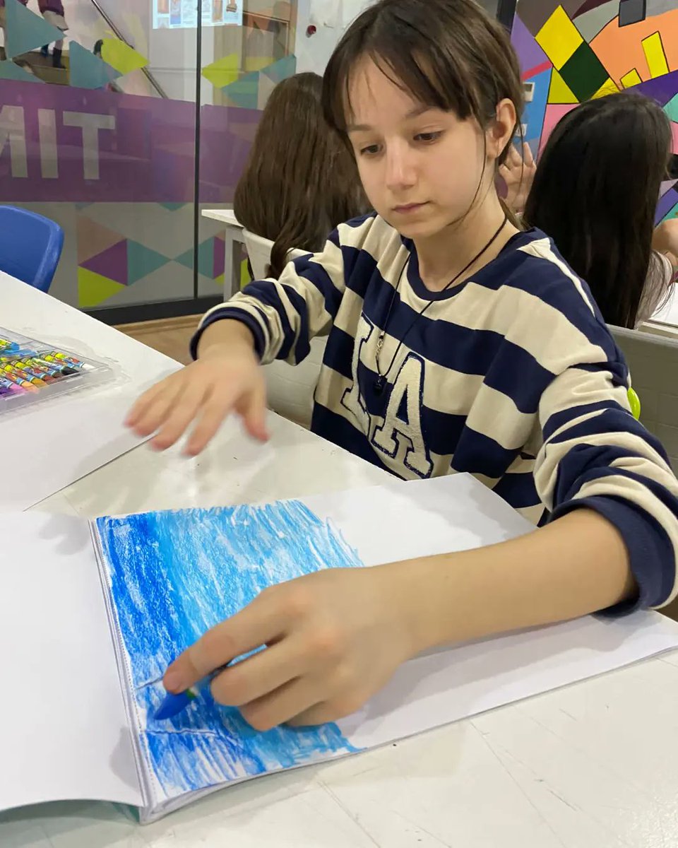 5. Sınıflarımız Görsel Sanatlar dersimizde 18 Mart Çanakkale Zaferi ile ilgili resimlerini pastel boya, kuru boya ile renklendirdiler.🎨🧑‍🎨👩‍🎨🖌️ #UğurdaSanatVar