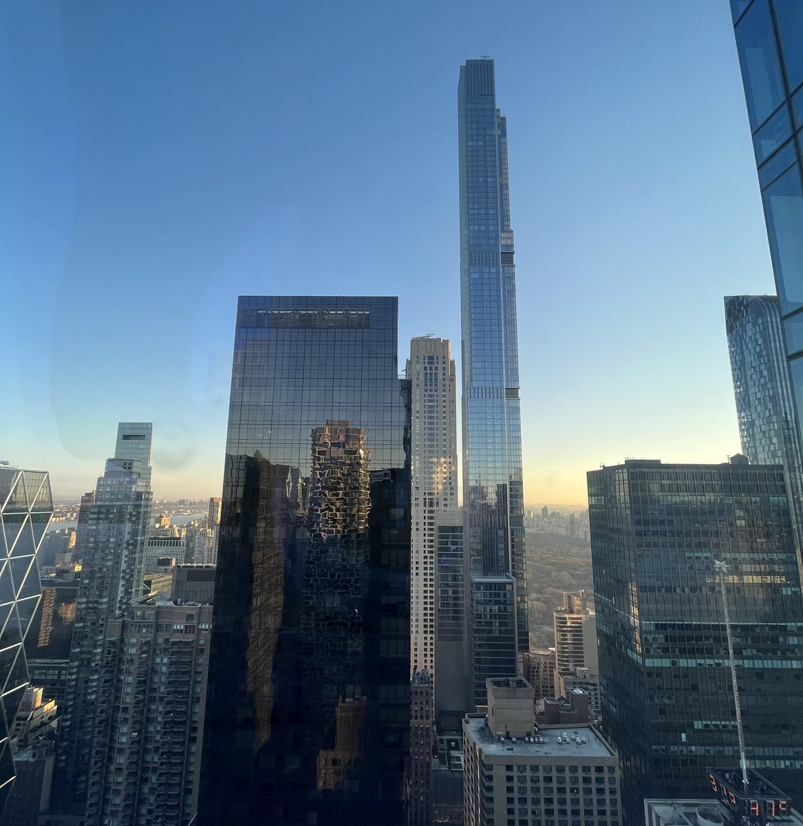 steveobenski's tweet photo. Ready for day two of #LegalWeek2023 #LegalWeek23
Lucked out with my hotel view … https://t.co/s97D26v97K