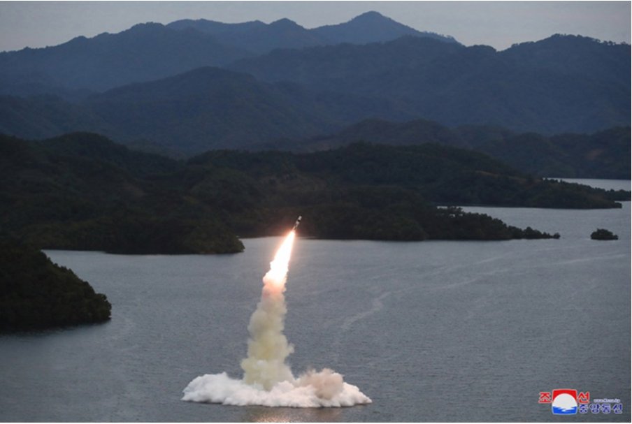 OpenNuclear's tweet photo. 2⃣Since Sep '21, #DPRK's been exploring different basing modes for #SRBMs besides mobile launch vehicles. #SRBMs have been launched from a railway car, submarine & reservoir. Check #ONNanalysis:
▶️https://t.co/eWDfoXOkKl
▶️https://t.co/eGB1YY8BlW
▶️https://t.co/DUqfepCVtk
(2/6) https://t.co/loViWCgi6k