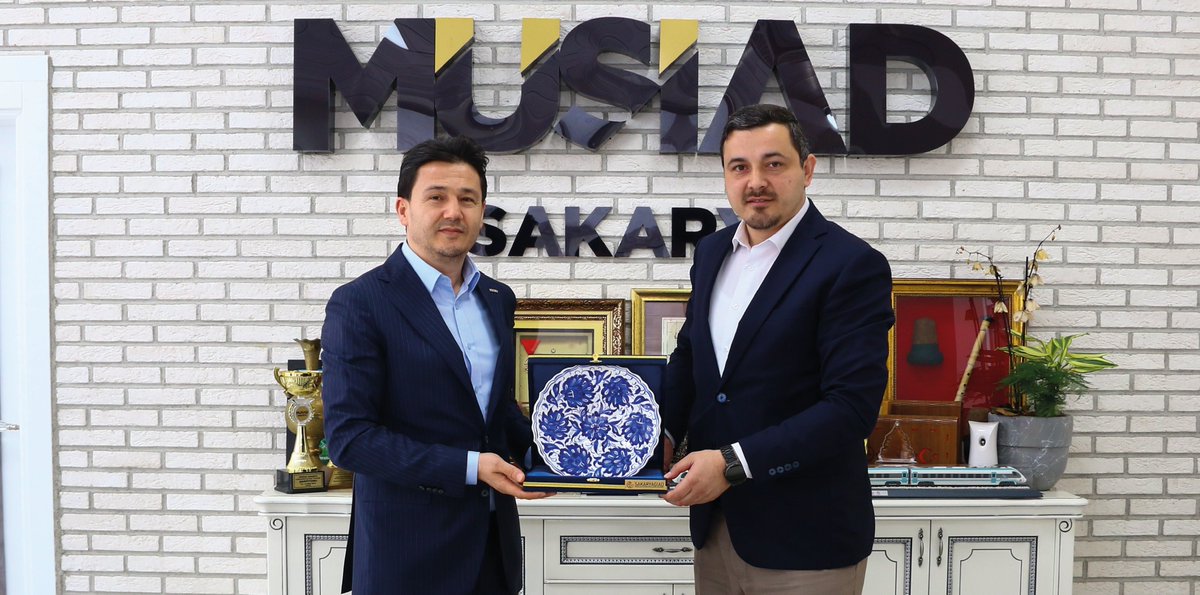 sakaryagiad's tweet photo. Başkanımız Zafer Bekdemir ve Yönetim Kurulu Üyelerimizle birlikte, MÜSİAD Sakarya Şubesi'nin 20. Olağan Genel Kurulunda yeniden seçilen Yönetim Kurulu Başkanı İsmail Filizfidanoğlu ve Yönetim Kurulu Üyelerine hayırlı olsun ziyareti gerçekleştirdik.

@zafer_bekdemir https://t.co/kf6GqiNq9O