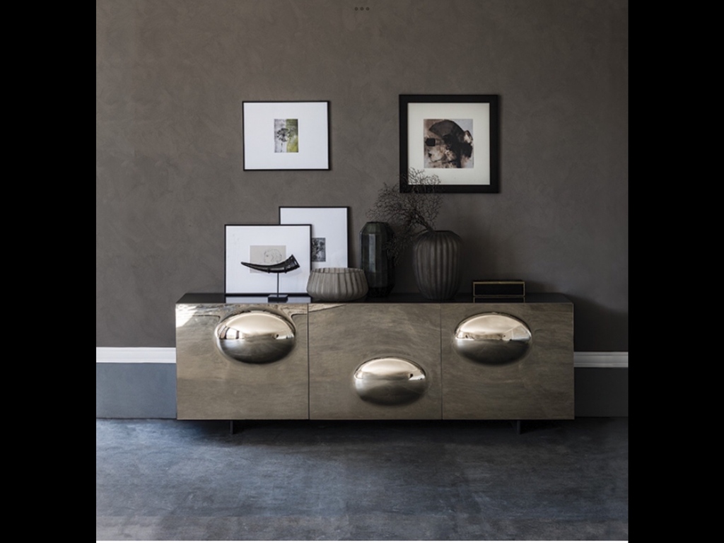 I feel like I could stand and stare at this sideboard all day. ❤️
#interiordesign #architecture #handmade #furniture #interiorstyling #style #decoration #luxuryhome #beautifulhome #homesweethome #homedecor #luxury #interiordesigner #accessories #lifeofaninteriordesigner