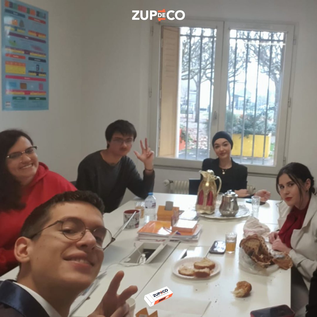 ZUPdeCO (@zupdeco) on Twitter photo 🥳 Joindre l’utile à l’agréable ! 
Notre équipe blésoise s’est réunie pour partager un moment de partage et de convivialité ! 
Découvrez quelques photos de ce temps d’équipe. 😉
#zupdeco #association #impact #éducation #solidarité 🥳 Joindre l’utile à l’agréable ! 
Notre équipe blésoise s’est réunie pour partager un moment de partage et de convivialité ! 
Découvrez quelques photos de ce temps d’équipe. 😉
#zupdeco #association #impact #éducation #solidarité