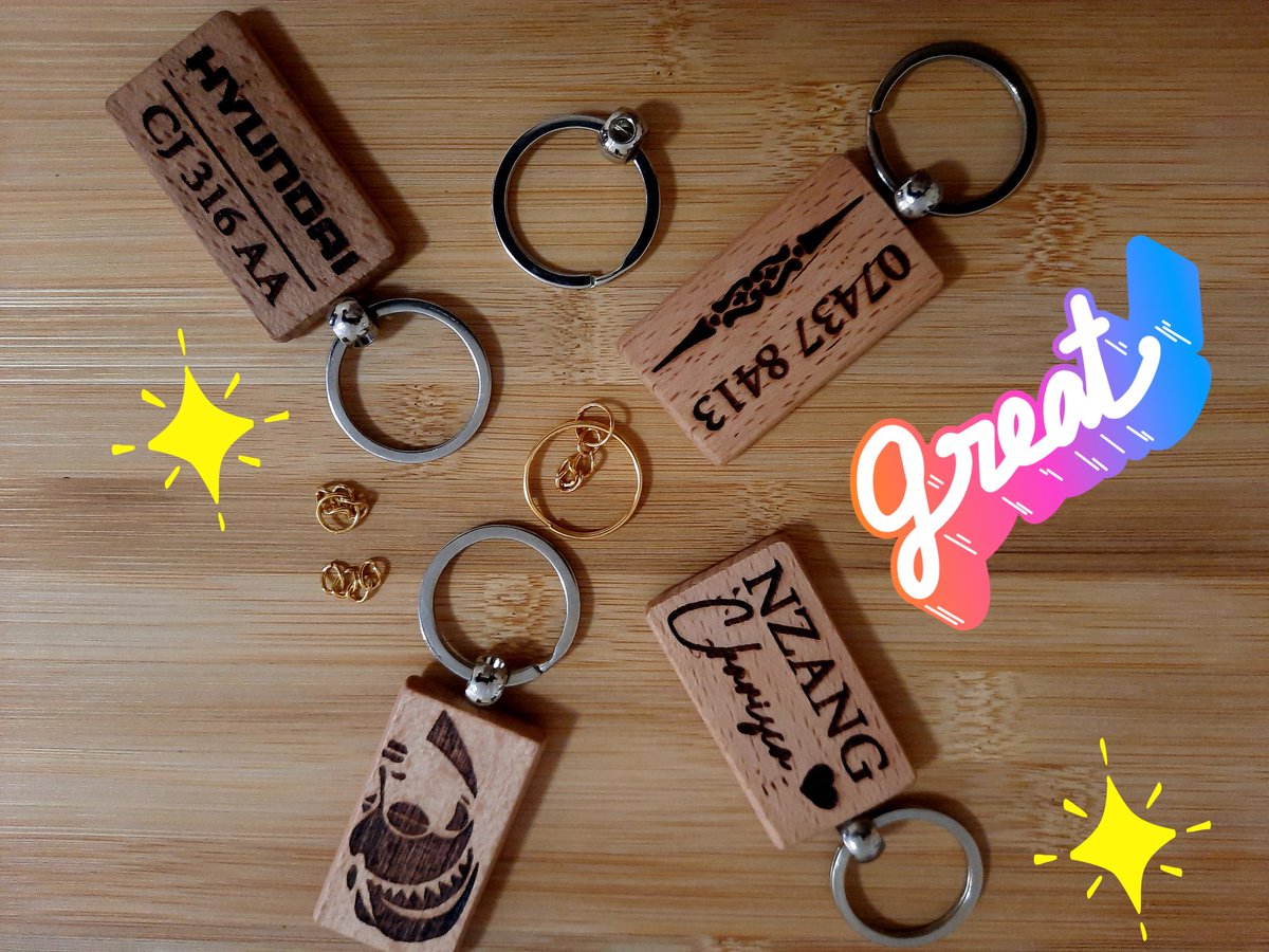 💥 Porte-clés en bois personnalisé 
Gravure faite au laser.
Idéal gift pour les mariages, anniversaires, séminaires et autres...!

Disponibles dans n'O-LABOratoires 😉🇬🇦