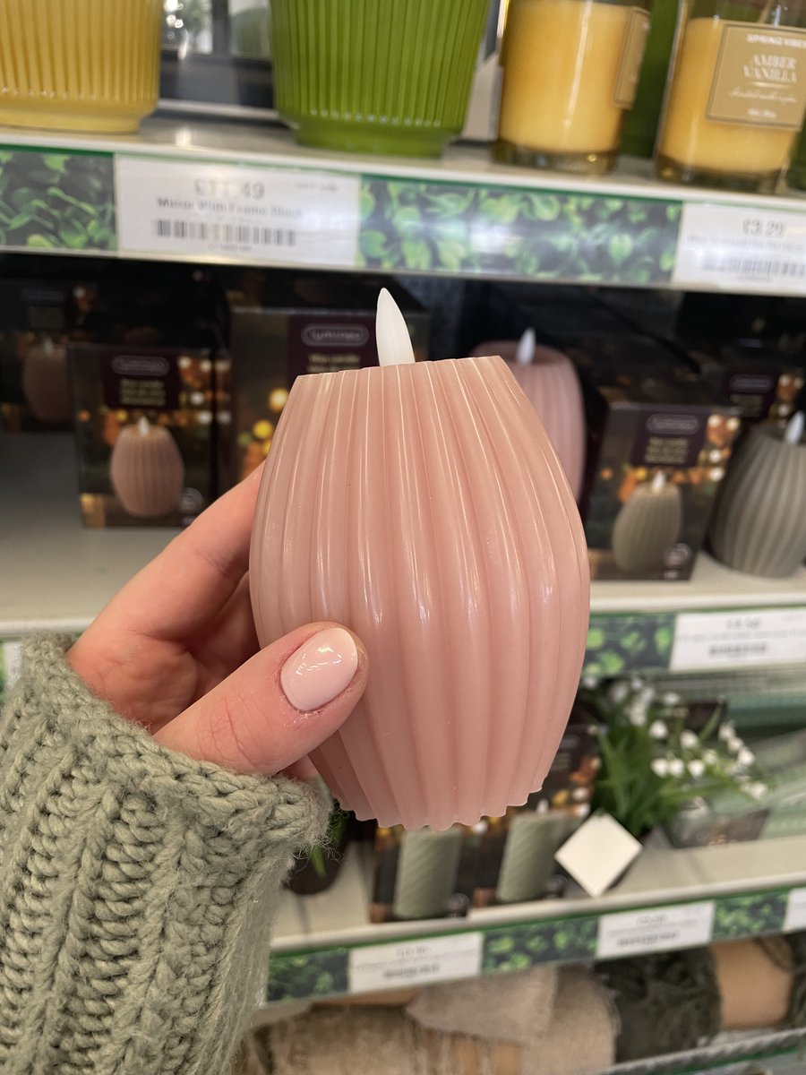 countrybaskets's tweet photo. These LED candles are made from wax to give them an authentic look and feel but as they have no open flame, you don't have to worry about wax dripping everywhere. They're the safer and cleaner alternative to traditional candles 🫶

https://t.co/4nJ2VLmIpy https://t.co/oeC9J1qc0O