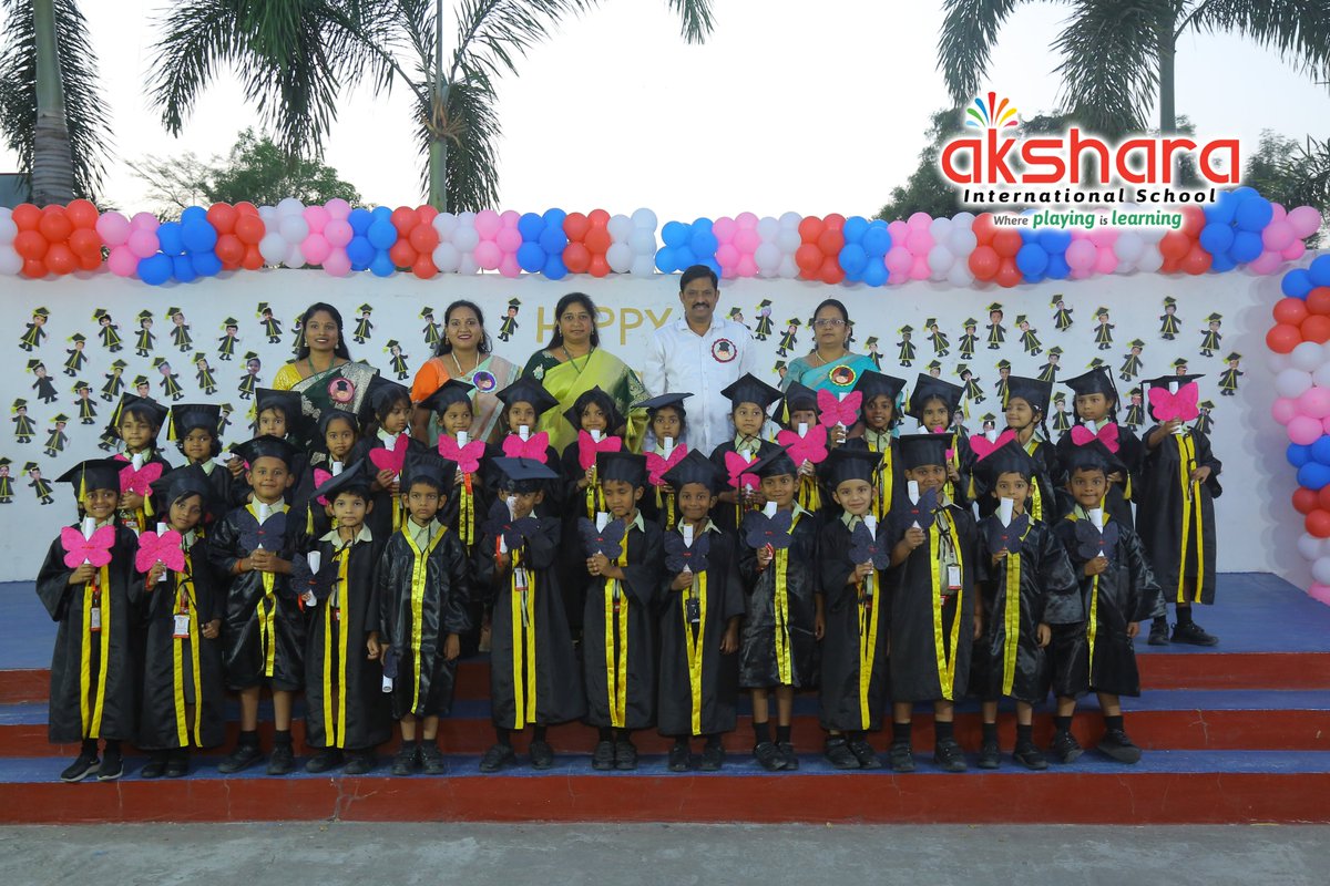 aksharaintl's tweet photo. Akshara International School LB Nagar Hyderabad.Graduation day celebrations
#Kids #aksharainternationschool #Fun #graduationchallenge https://t.co/If5apPgbMN