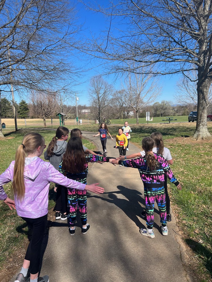 NDSS's tweet photo. Happy #WorldDownSyndromeDay! 🎉 

We’ll be celebrating and raising awareness all day with our virtual #Racingfor321 event! If you’re joining us for 3.21 miles in honor of #WDSD, be sure to tag us to share your progress! 🏁 (1/2) https://t.co/UOFfJRIx30