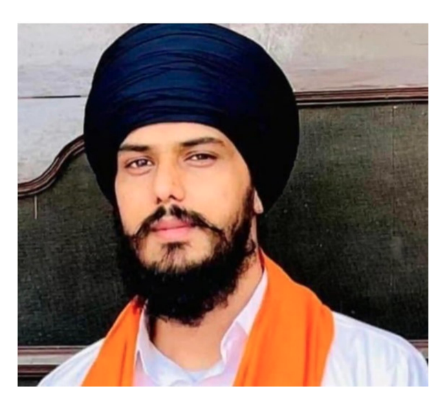 ANI's tweet photo. Punjab Police releases a few pictures of 'Waris Punjab De' chief Amritpal Singh, requesting people to help them in his arrest. https://t.co/cXbQayGsdm